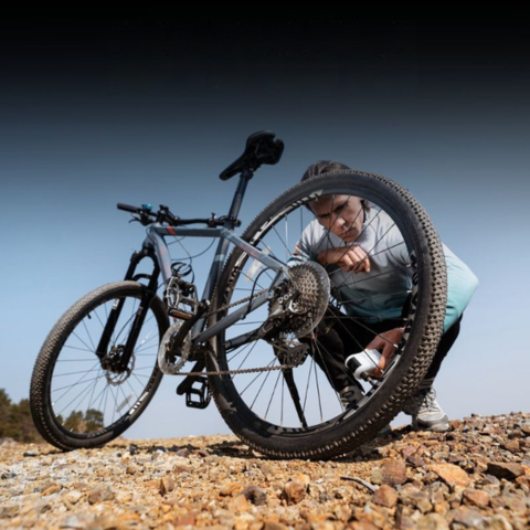 משאבת חשמלית ניידת לאופניים — חזקה וקומפקטית 